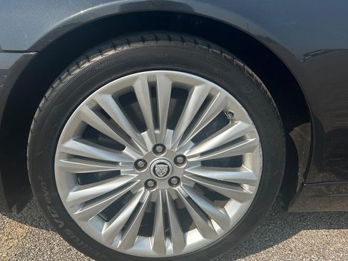 Used 2011 Jaguar XK Convertible RWD image 9