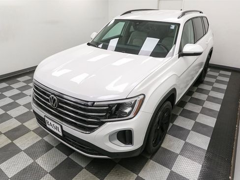 New 2026 Volkswagen Atlas SE image 6