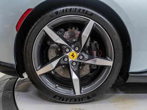 Certified 2022 Ferrari Portofino M image 16