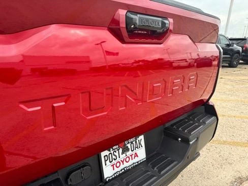 Used 2024 Toyota Tundra Limited AWD/4WD image 38
