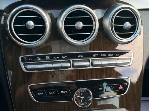 Used 2019 Mercedes-Benz C 300 4MATIC Sedan image 25