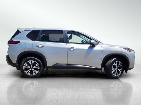 Used 2023 Nissan Rogue SV FWD image 3