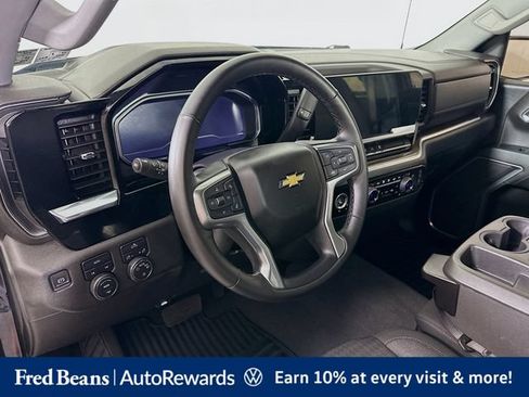 Used 2023 Chevrolet Silverado 1500 LT AWD/4WD image 12