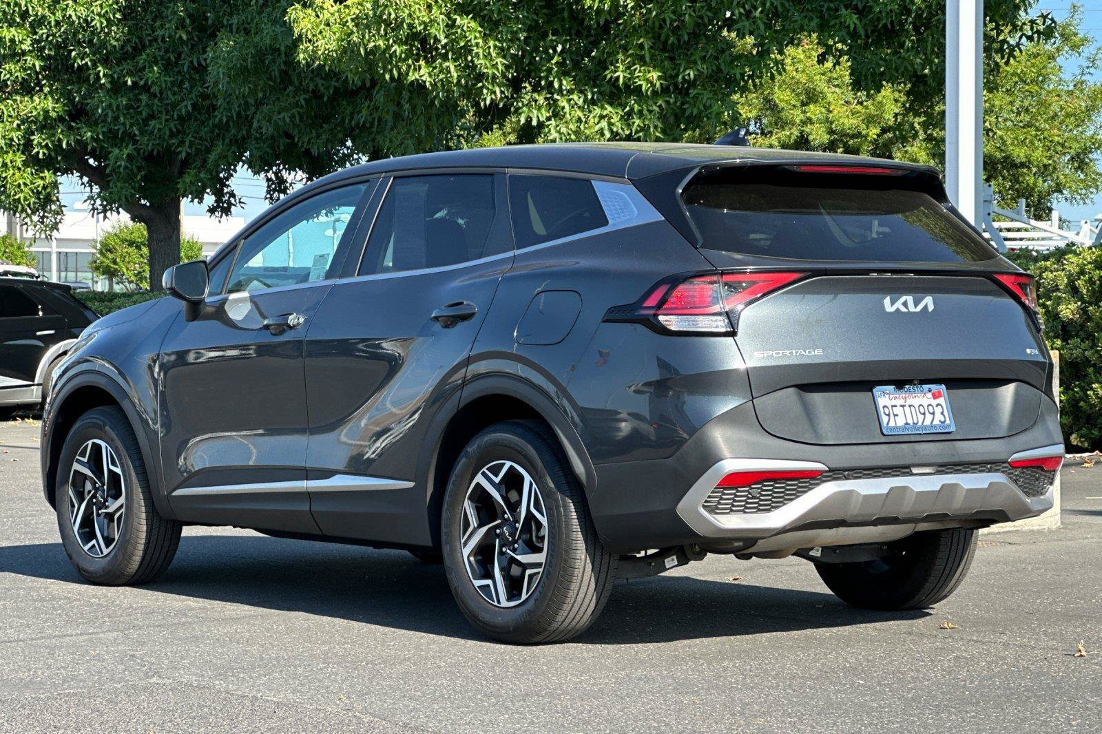Used 2023 Kia Sportage LX AWD/4WD image 5