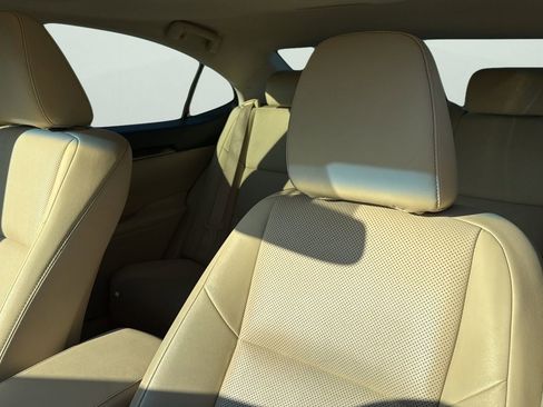 Used 2015 Lexus ES 350 w/ Premium Package FWD image 7