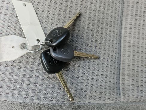 Used 2005 Toyota Corolla CE FWD image 23