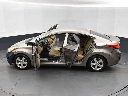 Used 2012 Hyundai Elantra GLS w/ Preferred Pkg 3 FWD image 7