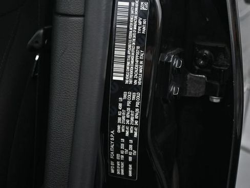 Used 2023 Jeep Renegade Latitude AWD/4WD image 18