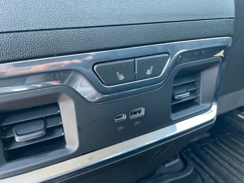 Used 2026 GMC Sierra 1500 SLT w/ SLT Convenience Package AWD/4WD image 33
