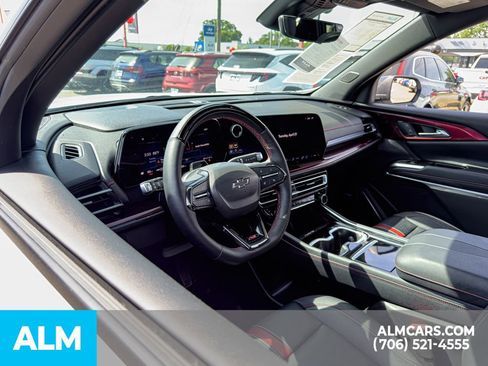 Used 2024 Chevrolet Traverse RS AWD/4WD image 10