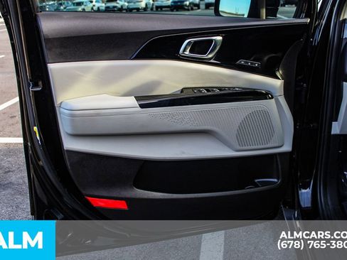 Used 2024 Kia Carnival SX image 35