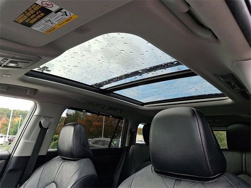 Used 2023 Toyota Highlander Platinum image 15