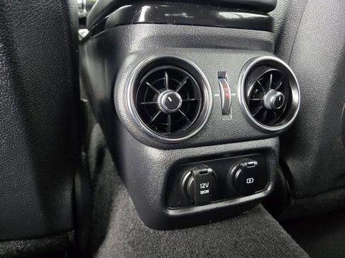 Used 2022 Kia Stinger GT-Line image 29
