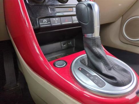 Used 2019 Volkswagen Beetle 2.0T SE image 9