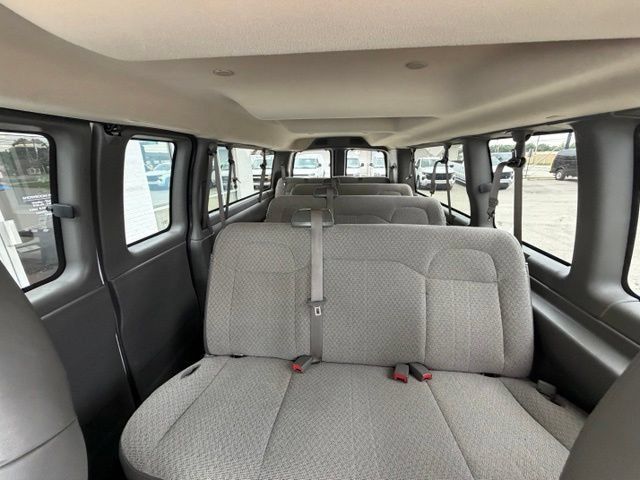 Used 2024 Chevrolet Express 3500 LS RWD image 17