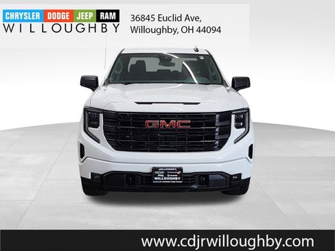 Used 2023 GMC Sierra 1500 Elevation AWD/4WD image 2
