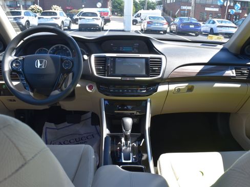 Certified 2017 Honda Accord EX image 26