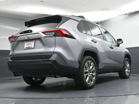 Used 2022 Toyota RAV4 XLE Premium FWD image 27