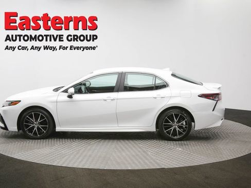 Used 2024 Toyota Camry SE image 59