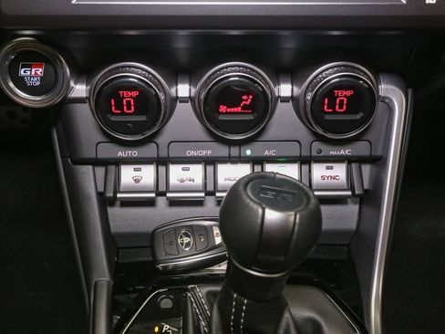 Certified 2024 Toyota GR86 Premium RWD image 30