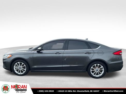 Used 2020 Ford Fusion SE FWD image 2