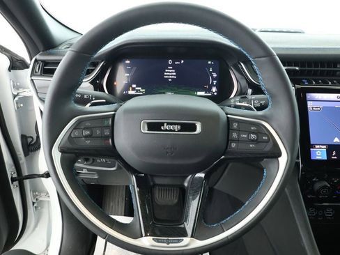 Used 2023 Jeep Grand Cherokee Trailhawk image 11