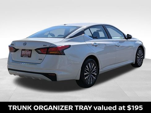 Used 2023 Nissan Altima 2.5 SV AWD/4WD image 8