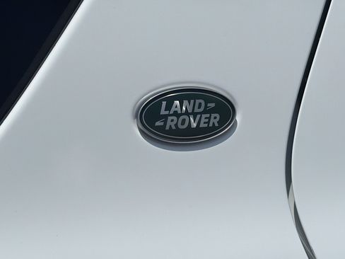 Used 2025 Land Rover Discovery Sport Dynamic SE AWD/4WD image 46