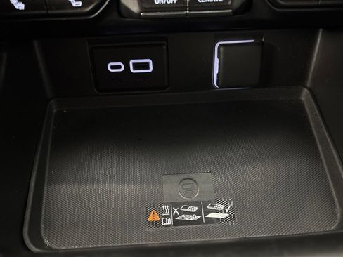 Used 2024 Chevrolet Tahoe LT RWD image 27
