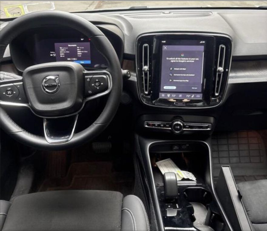 Used 2024 Volvo XC40 Recharge Ultimate w/ Protection Package Premier RWD image 8