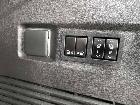 Used 2021 GMC Yukon Denali AWD/4WD image 12