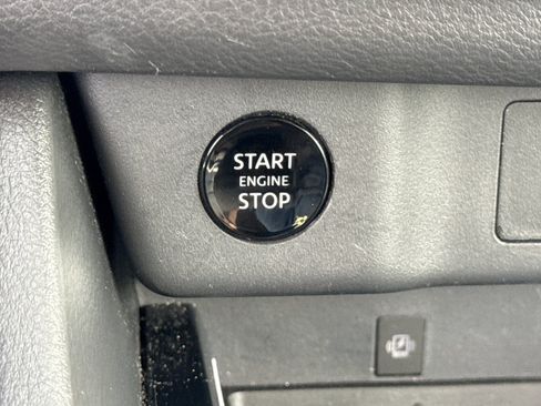 Used 2026 Nissan Rogue SL AWD/4WD image 28