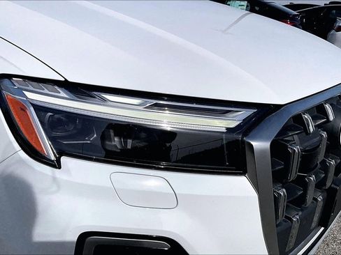 Used 2025 Audi Q7 3.0T Premium Plus image 42