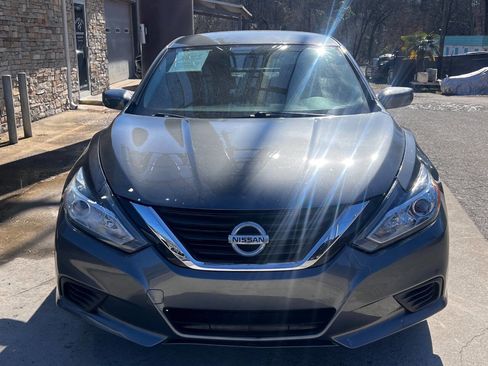 Used 2017 Nissan Altima 2.5 SR w/ Midnight Edition Package image 9