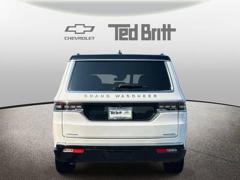 Used 2023 Jeep Grand Wagoneer L Series II AWD/4WD image 5