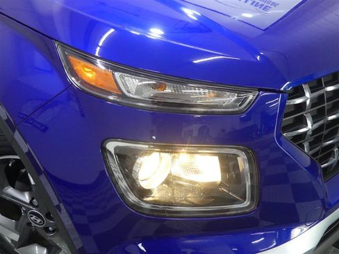 Used 2022 Hyundai Venue SEL FWD image 15