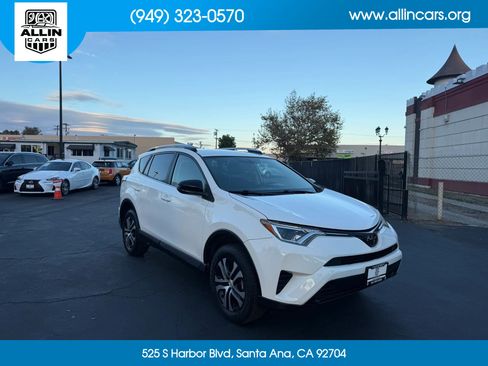 Used 2016 Toyota RAV4 LE FWD image 3