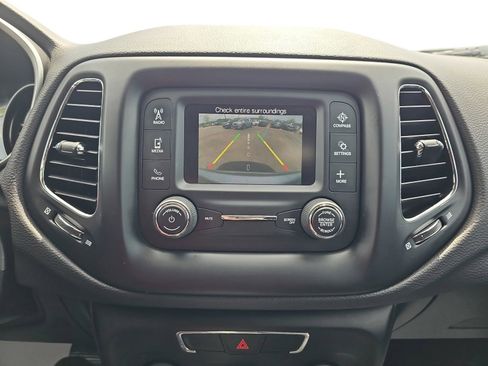 Used 2018 Jeep Compass Latitude w/ Trailer Tow Group AWD/4WD image 18