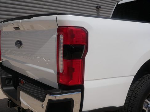 New 2026 Ford F250 Lariat RWD image 9