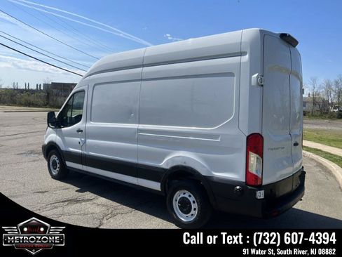 Used 2019 Ford Transit 250 148 High Roof RWD image 9
