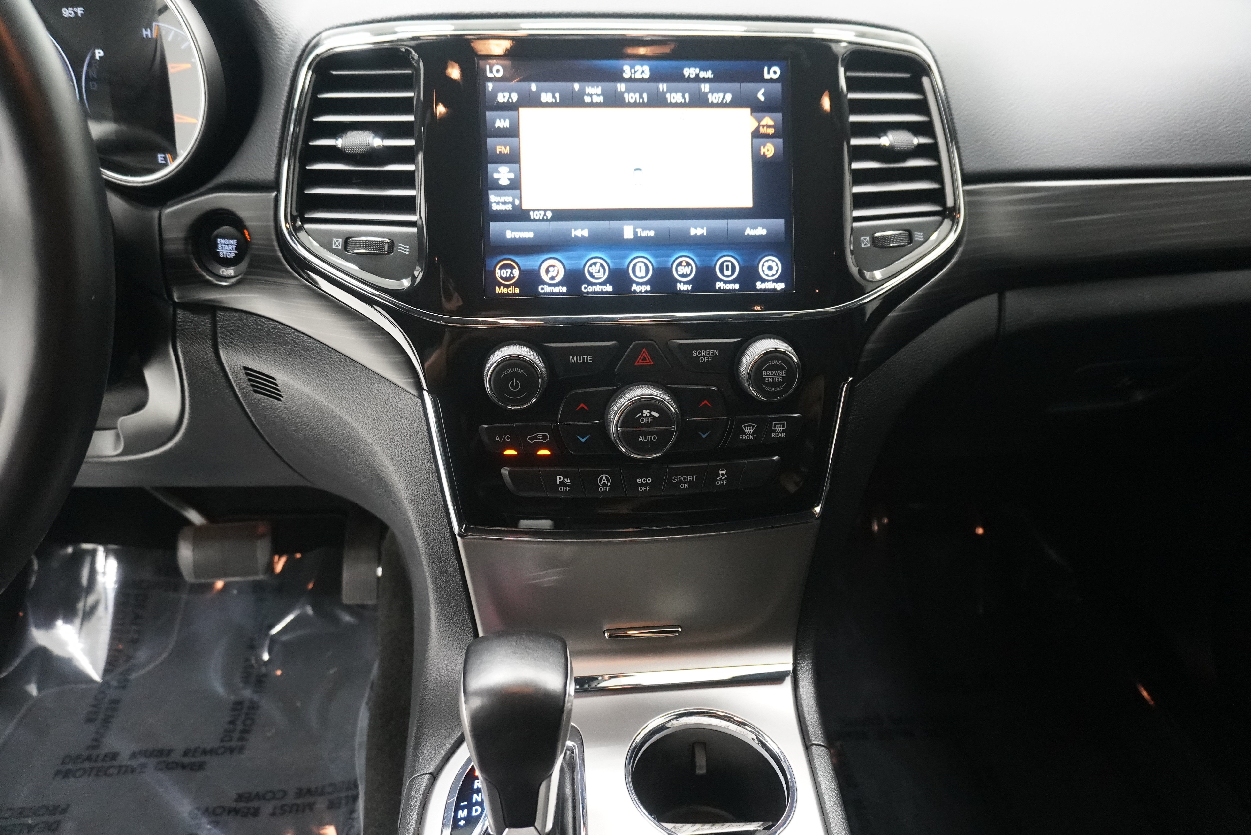 Used 2022 Jeep Grand Cherokee Laredo X RWD image 21