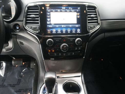 Used 2022 Jeep Grand Cherokee Laredo X RWD image 21