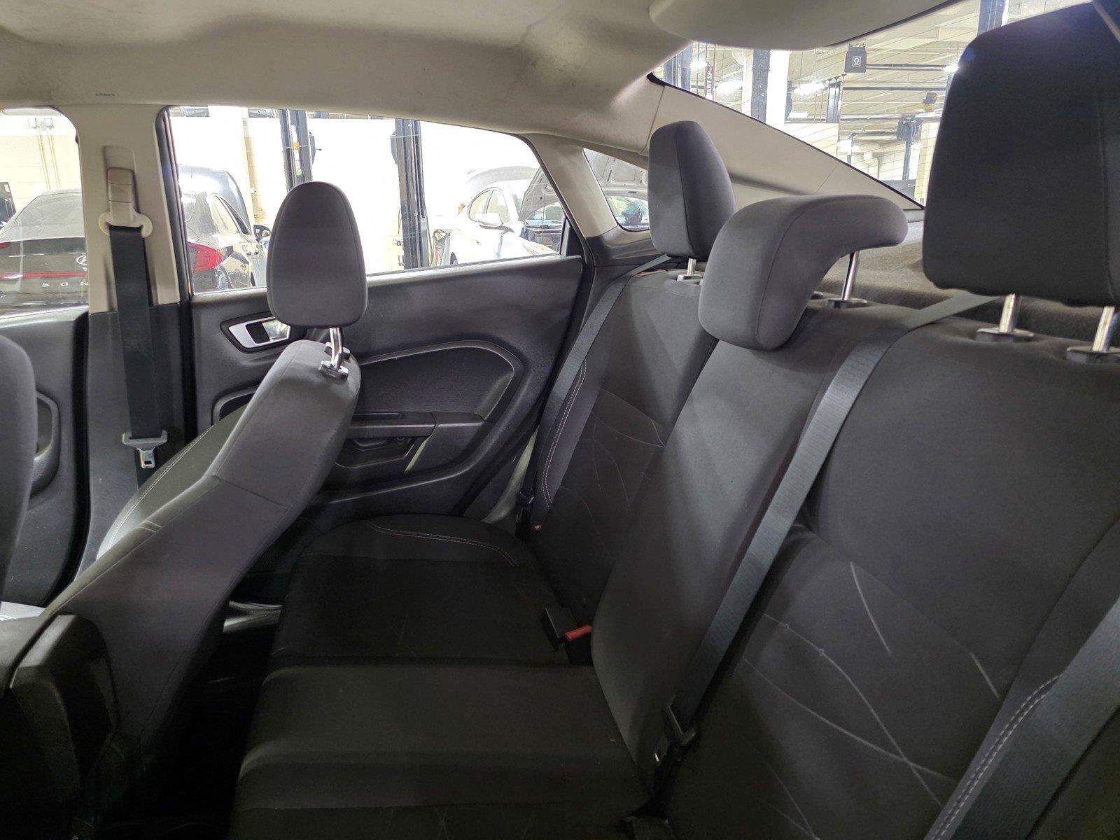 Used 2016 Ford Fiesta SE FWD image 11