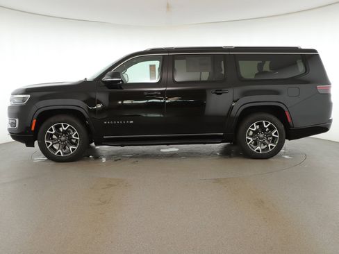 New 2024 Jeep Wagoneer L Series III w/ HD Trailer Tow Package image 35