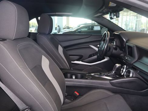 Used 2020 Chevrolet Camaro LT RWD image 31