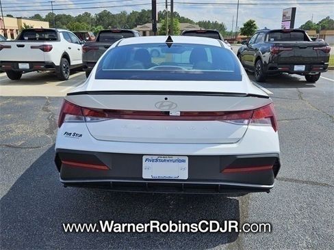 Used 2025 Hyundai Elantra Sport image 10