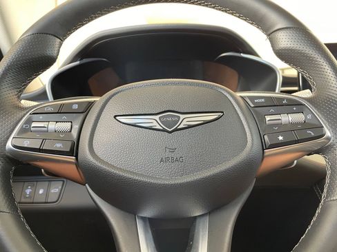 Used 2025 Genesis G70 2.5T image 30