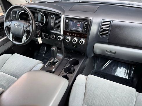 Used 2019 Toyota Sequoia SR5 AWD/4WD image 25