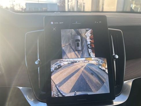 Used 2025 Volvo XC90 B6 Plus image 23