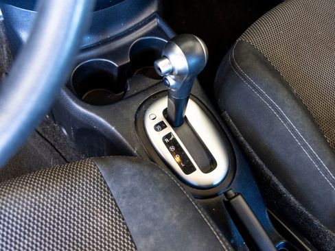 Used 2016 Nissan Versa SV image 18